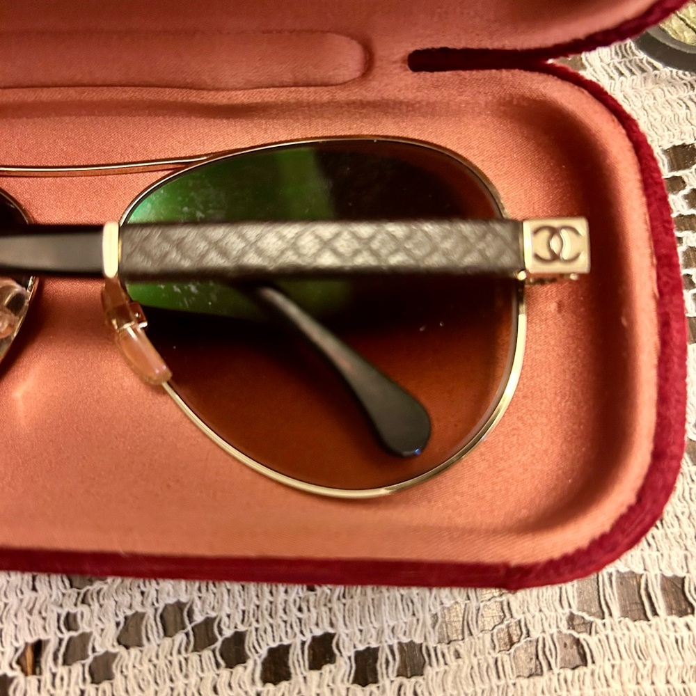 CHANEL Gold and Brown Aviator Sunglasses - Picture 4 of 8